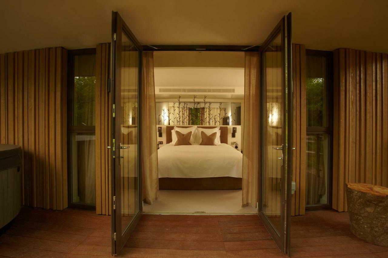 Chewton Glen Hotel - An Iconic Luxury Hotel New Milton Exterior foto